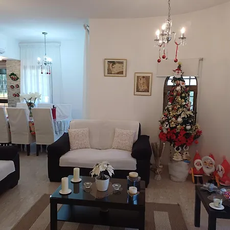 Semesterbostad Nikola's House *