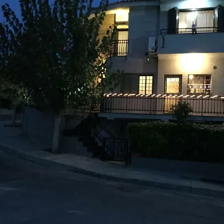 Semesterbostad Nikola's House *